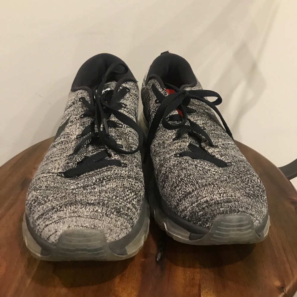 Nike FlyKnit MAX *Limited Edition Color*